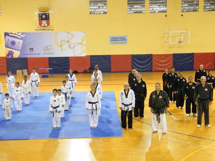 Participantes en la exhibición (Foto TA)